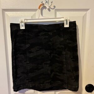 Free people size 12 black denim skirt stretchy
